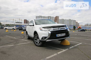 Mitsubishi Outlander SE 2016