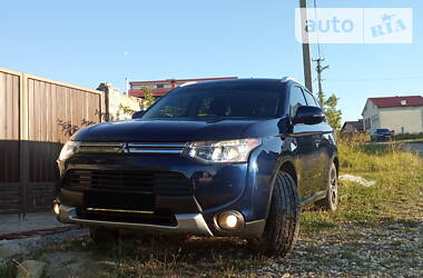 Mitsubishi Outlander GT 4WD 2014