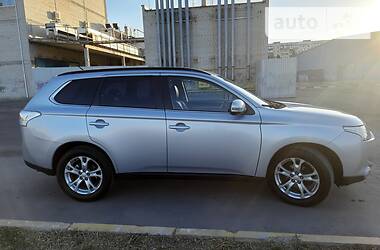 Mitsubishi Outlander  2013