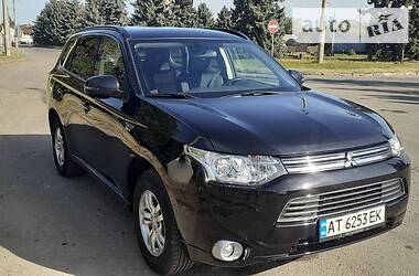 Mitsubishi Outlander  2014