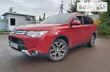 Mitsubishi Outlander  2014