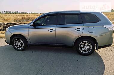 Mitsubishi Outlander Oficial 2014