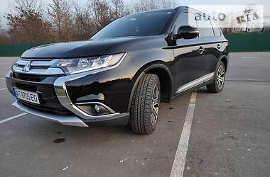 Mitsubishi Outlander  2015