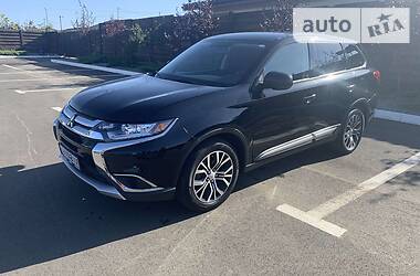 Mitsubishi Outlander  2017