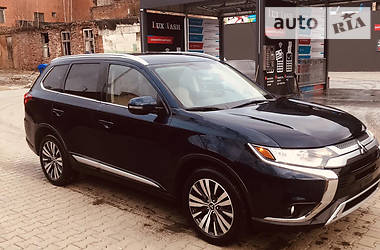 Mitsubishi Outlander  2019