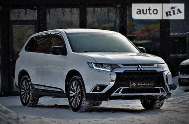 Mitsubishi Outlander  2019