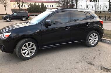 Mitsubishi Outlander  2012