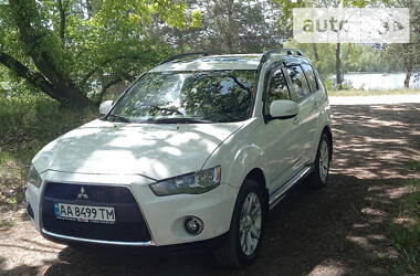 Mitsubishi Outlander  2011