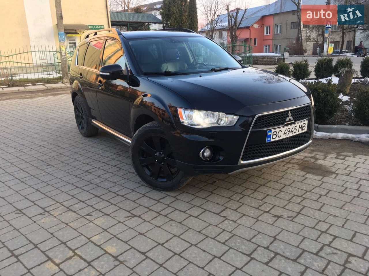 2010 Mitsubishi Outlander - фото 1