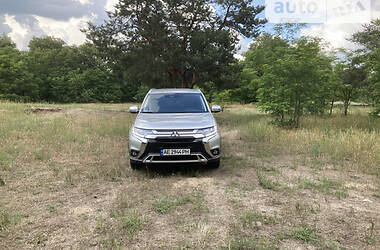 Mitsubishi Outlander SEL 2020