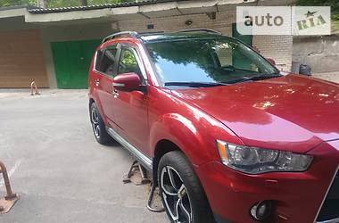 Mitsubishi Outlander  2011