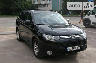 Mitsubishi Outlander  2012