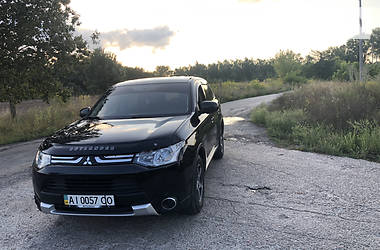 Mitsubishi Outlander  2014