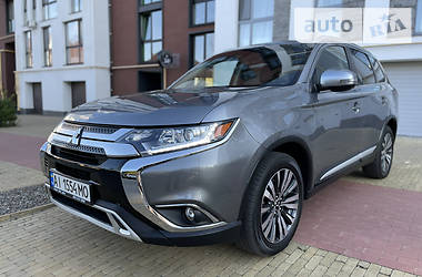 Mitsubishi Outlander SEL 2019