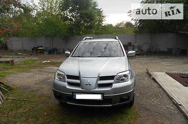 Mitsubishi Outlander  2005