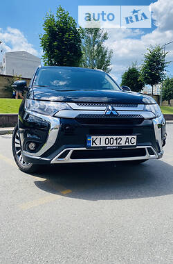 Mitsubishi Outlander Instyle  2021