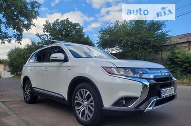 Mitsubishi Outlander  2016