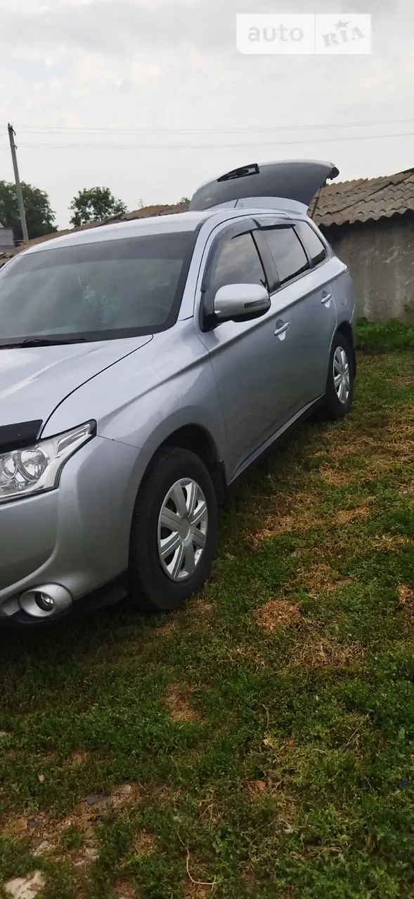 2013 Mitsubishi Outlander - мініатюра 2