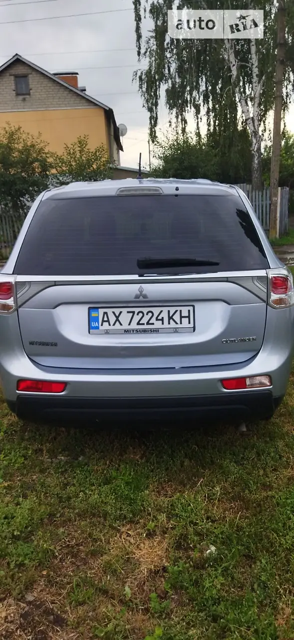 2013 Mitsubishi Outlander - мініатюра 4