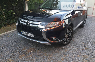 Mitsubishi Outlander se 2015