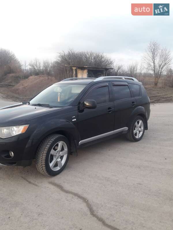 Хетчбек Mitsubishi Outlander