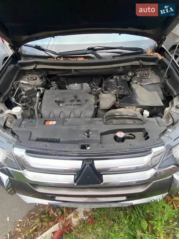 Mitsubishi Outlander 2016