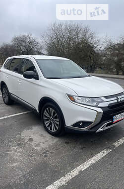 Mitsubishi Outlander  2018