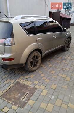 Mitsubishi Outlander  2008