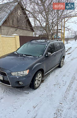 Mitsubishi Outlander  2011