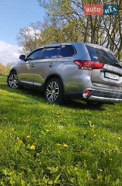 Mitsubishi Outlander  2018