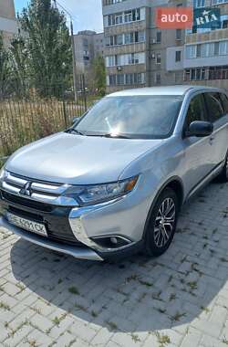 Mitsubishi Outlander  2015