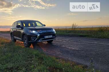 Mitsubishi Outlander  2015