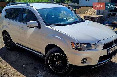 Mitsubishi Outlander  2010