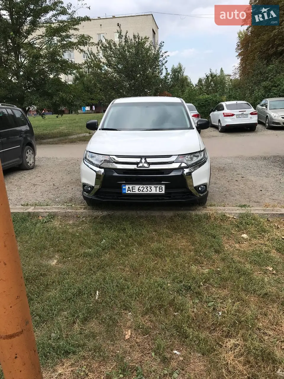2017 Mitsubishi Outlander - фото 1