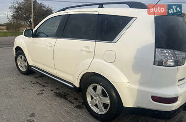 Mitsubishi Outlander  2010