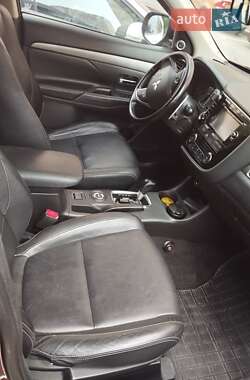 Mitsubishi Outlander  2013