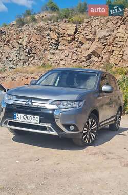 Mitsubishi Outlander 2020