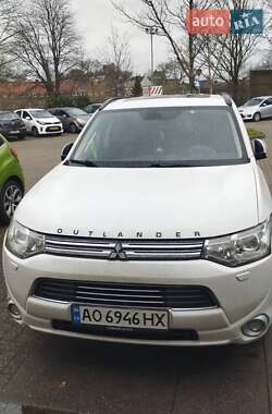 Mitsubishi Outlander 2013