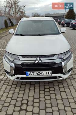 Mitsubishi Outlander  2019