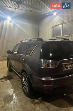 Mitsubishi Outlander  2010