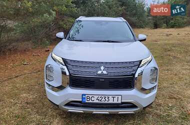 Mitsubishi Outlander 2021