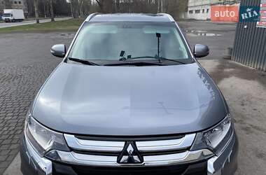 Mitsubishi Outlander  2016