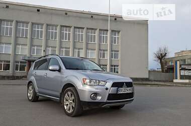 Mitsubishi Outlander  2012