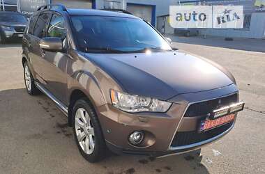 Mitsubishi Outlander  2011