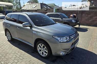 Mitsubishi Outlander  2013