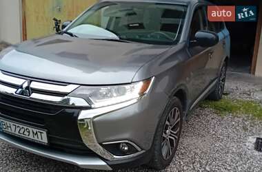 Mitsubishi Outlander  2017