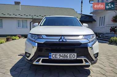 Mitsubishi Outlander  2021