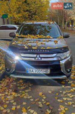 Mitsubishi Outlander  2015