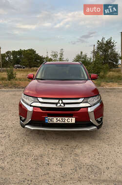 Mitsubishi Outlander  2015