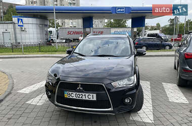 Mitsubishi Outlander  2010